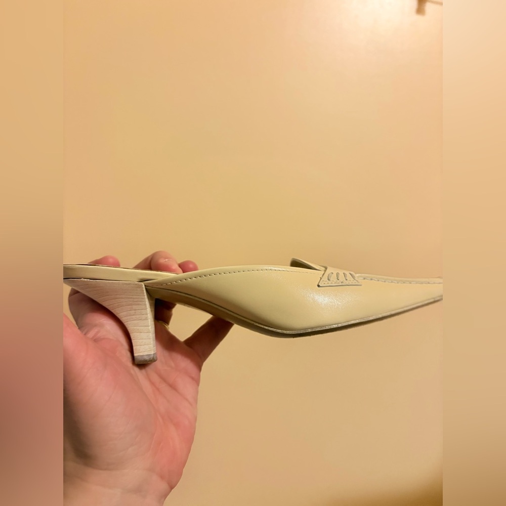 Tod’s Cream Kitten Heels - Picture 7 of 13
